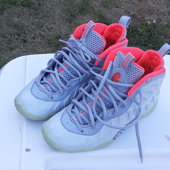 Shoes - Picture 2 of 2